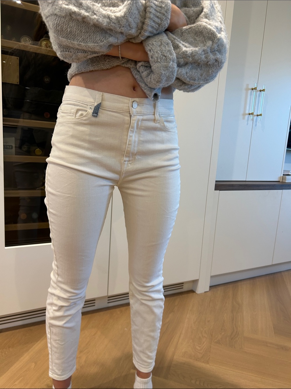 7 For All Mankind White Skinny Jeans with Blue Patchwork Pocket - Picture 2 of 8